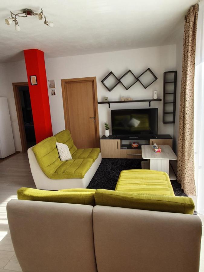 Apartament La Casa In Curte Comuna Apartment Codlea Exterior photo